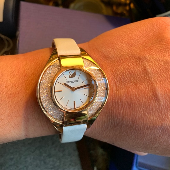 Authentic SWAROVSKI Crystalline sporty gold stainless steel leather strap watch - Picture 9 of 13